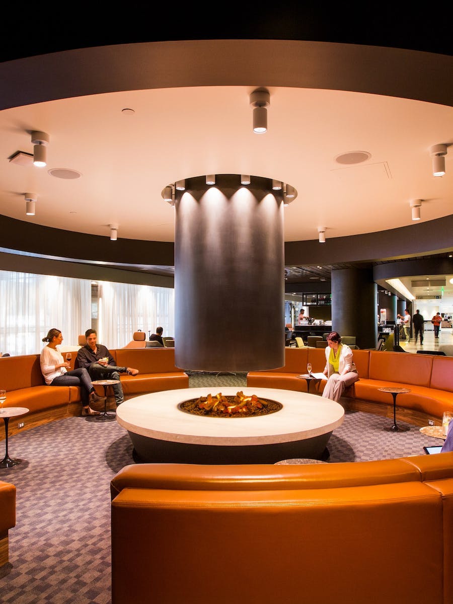 LAX Qantas Business Lounge